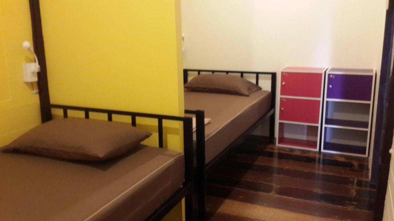 Viman Guesthouse Bangkok Bagian luar foto